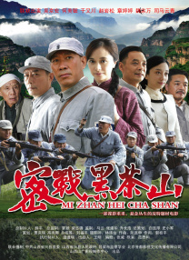 而朱莉和孩子们亲密度过闲暇时光，场面温馨快乐。